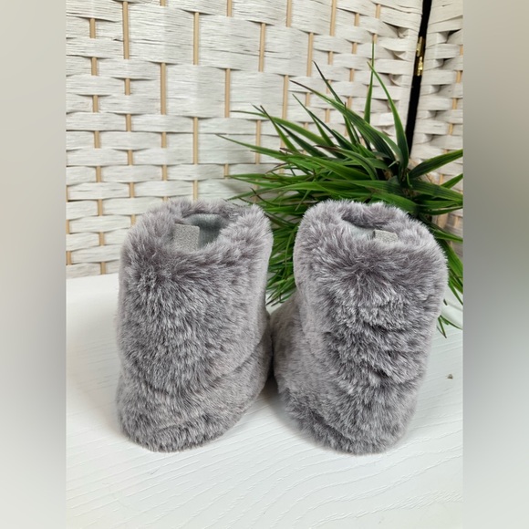 Rising Star Cozy Gray Faux Fur Baby Booties|Boots 6-9 Months - Picture 5 of 9